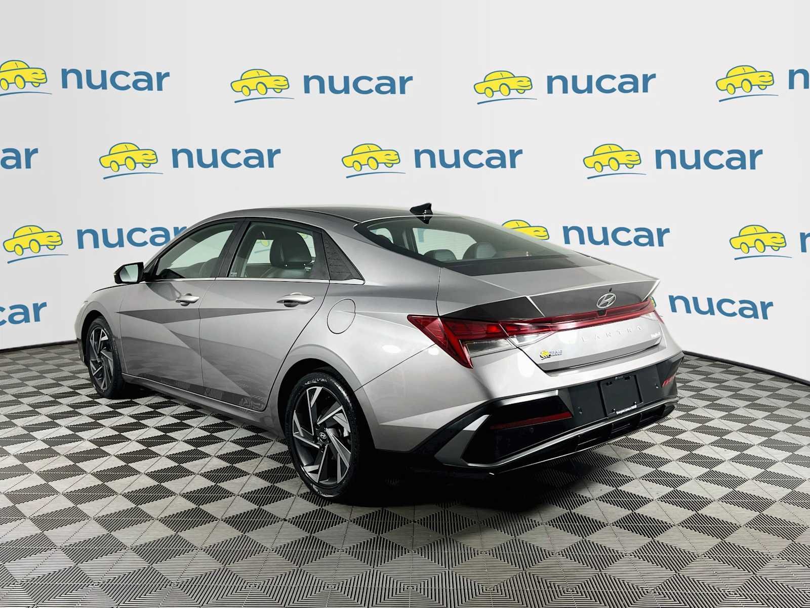 Used 2024 Fluid Metal Hyundai Limited image 5