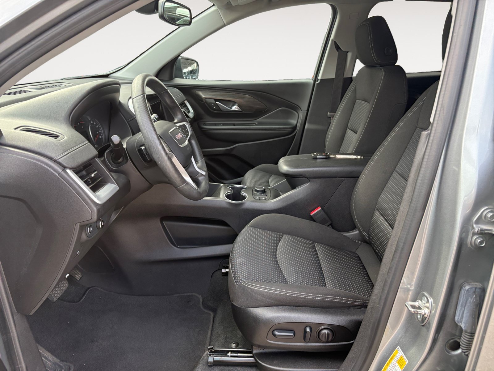Used 2024 Sterling Metallic GMC SLE image 20