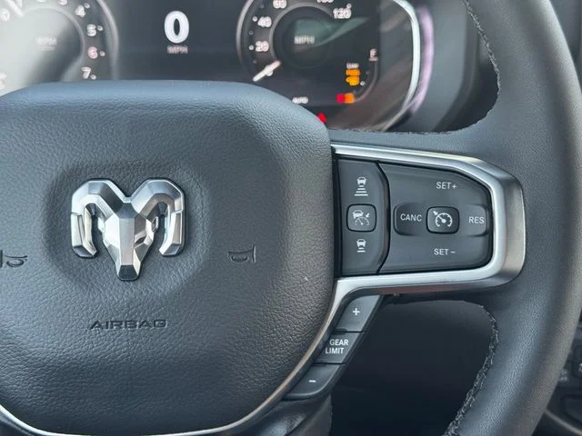 New 2026 Diamond Black Crystal Pearl-Coat Exterior Paint RAM BIG HORN image 24