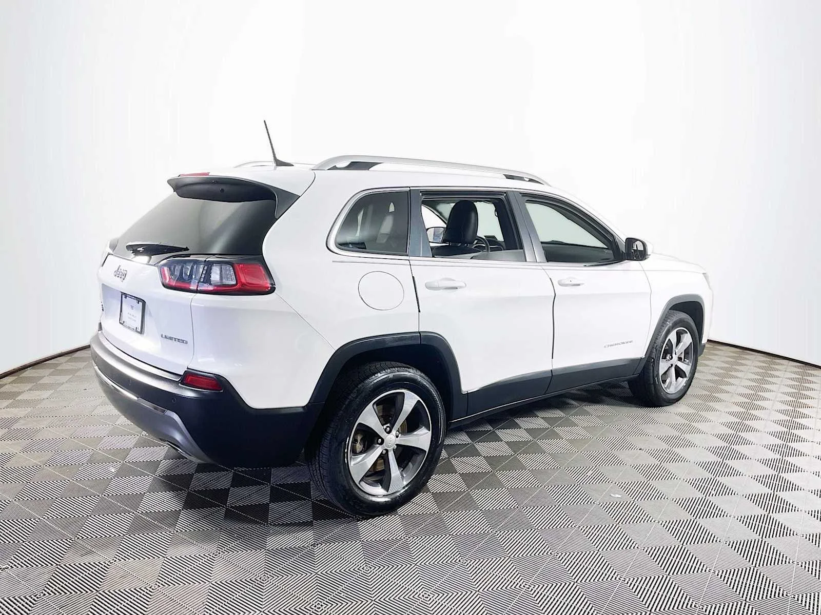 Used 2020 Bright White Clearcoat Jeep Limited image 4