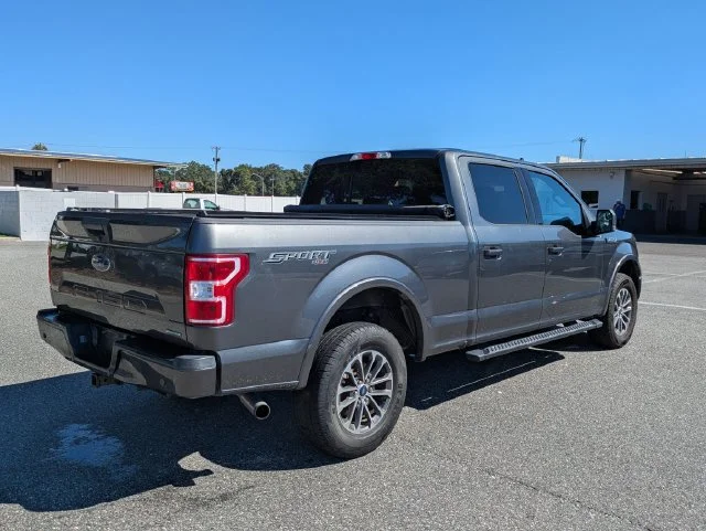 Used 2020 Magnetic Ford XLT image 3