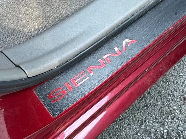 Used 2015 Red Toyota LE image 26