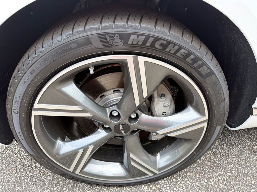 New 2026 White Genesis 2.5T Prestige image 11