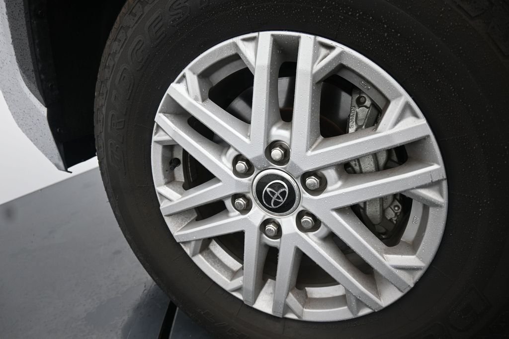 Used 2024 Silver Toyota SR5 image 14