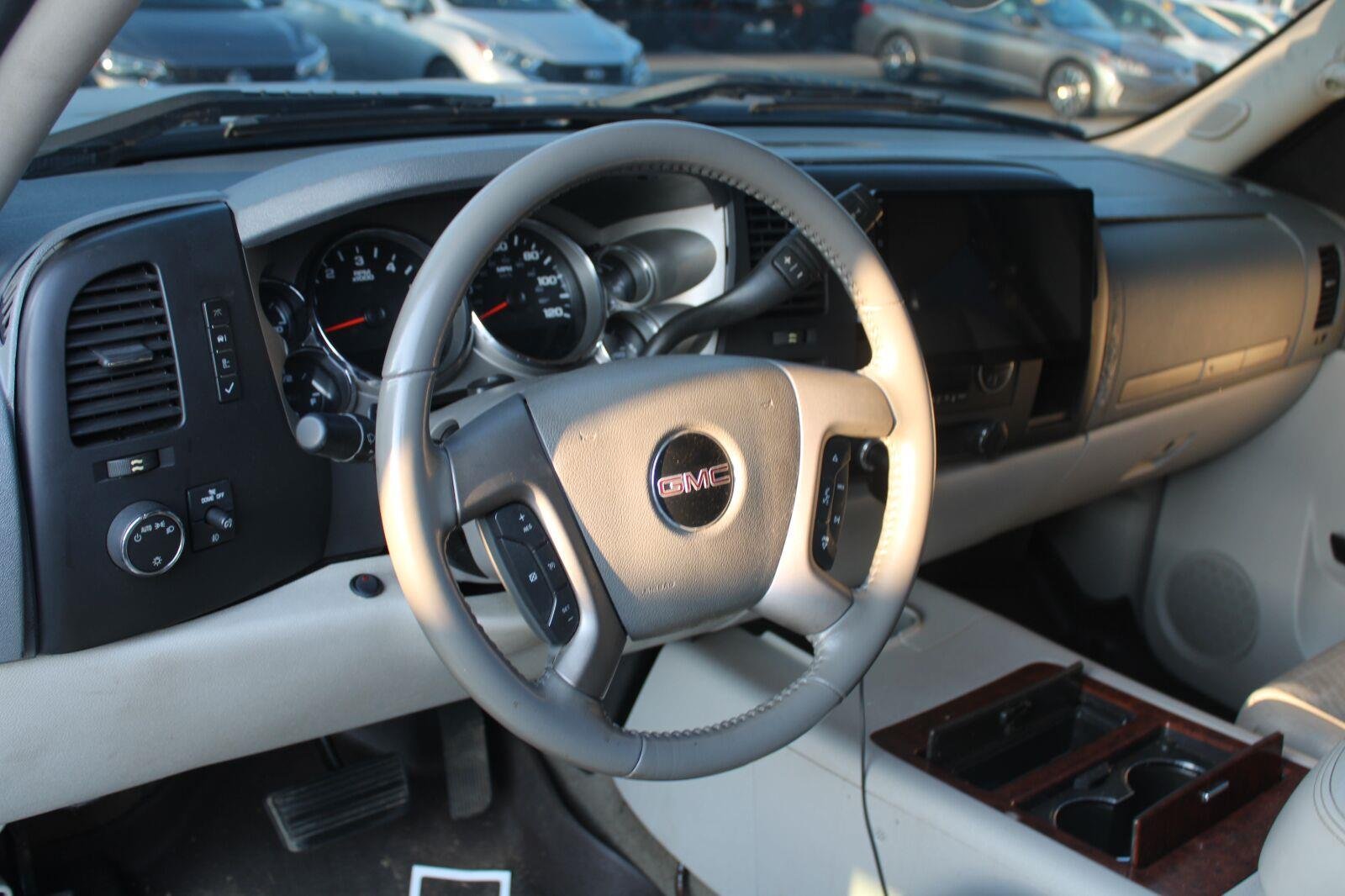 Used 2012 Quicksilver Metallic GMC SLE image 8