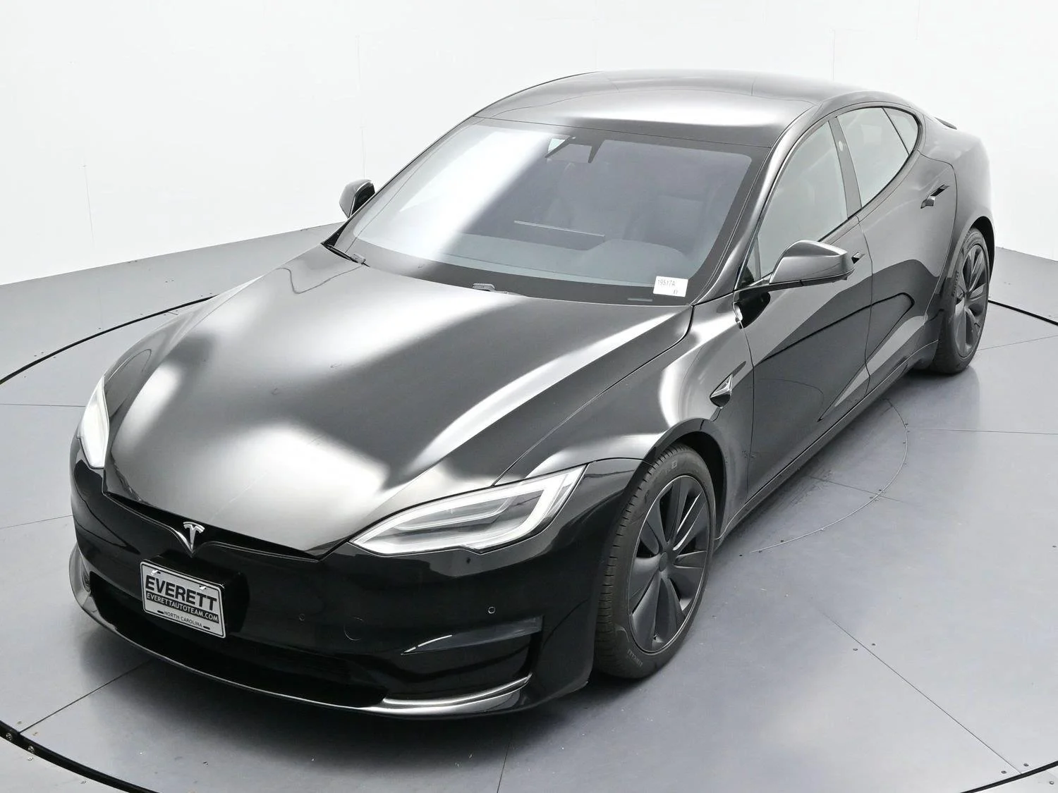 Used 2021 Black Tesla Plaid image 33