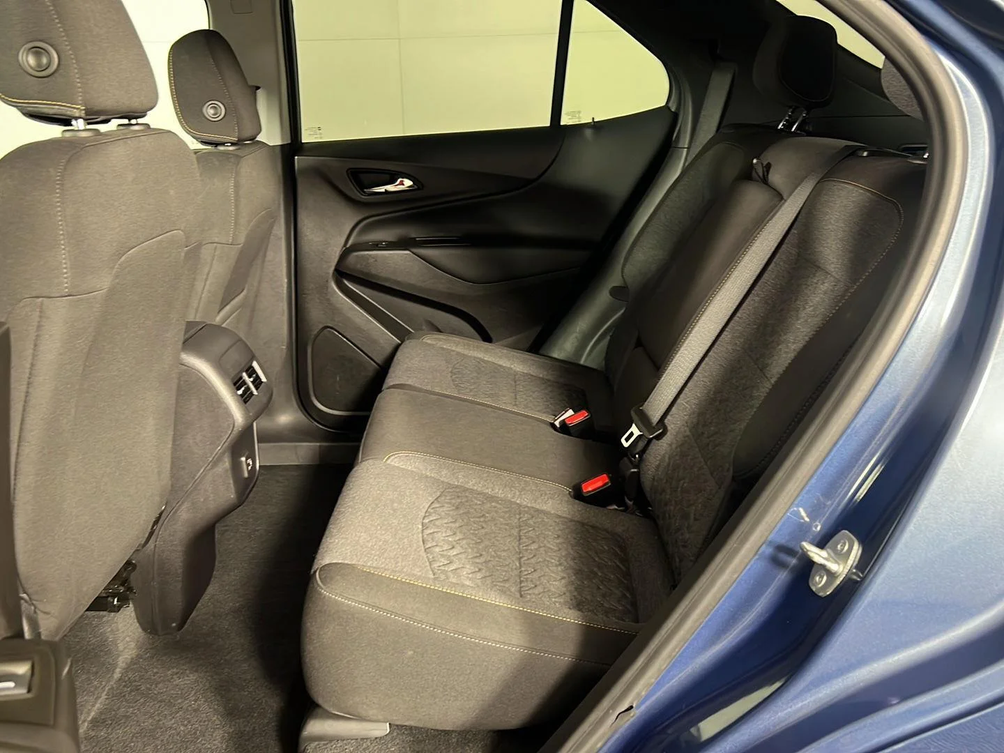 Used 2024 Lakeshore Blue Metallic Chevrolet LT image 22