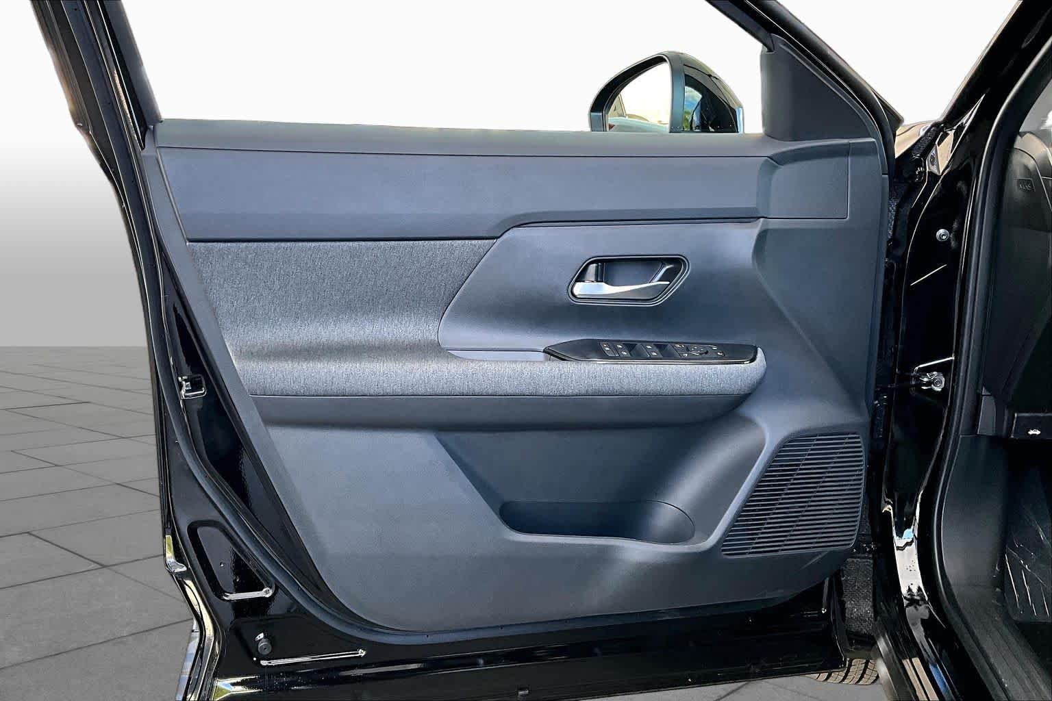 New 2027 SUPER BLAC KH3G Nissan SV image 13