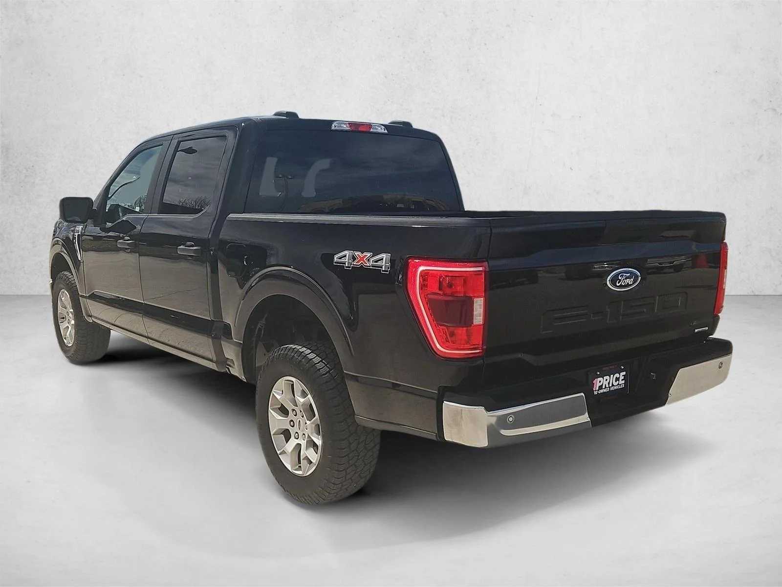 Certified Used 2023 Agate Black Metallic Ford XLT image 7