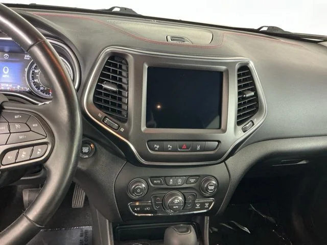 Used 2020 Light Brownstone Pearlcoat Jeep Trailhawk image 18