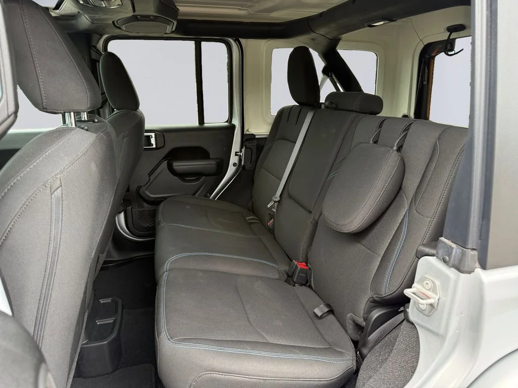 Used 2023 Silver Jeep Rubicon 4xe image 18