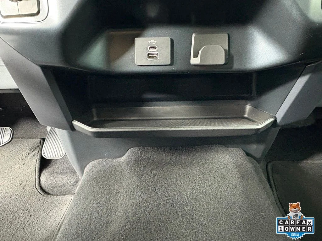 Used 2025 Oxford White Ford XLT image 24