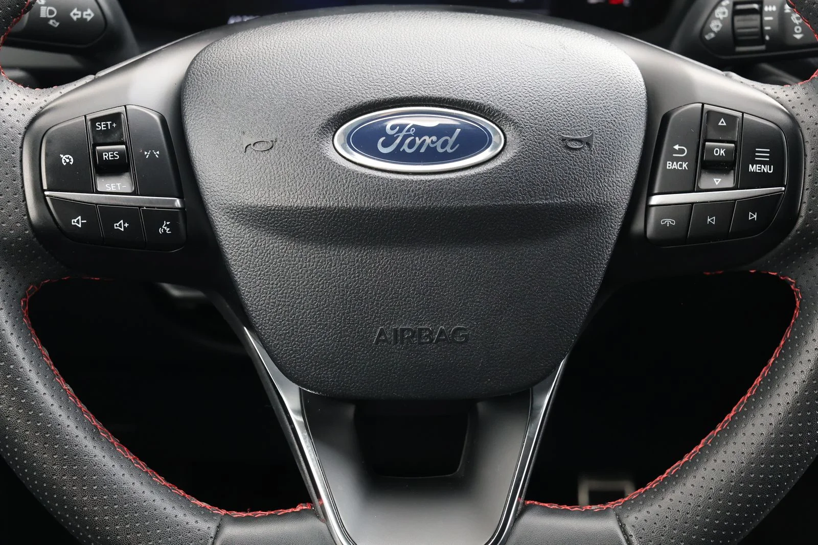 Used 2024 Gray Ford ST-Line image 17