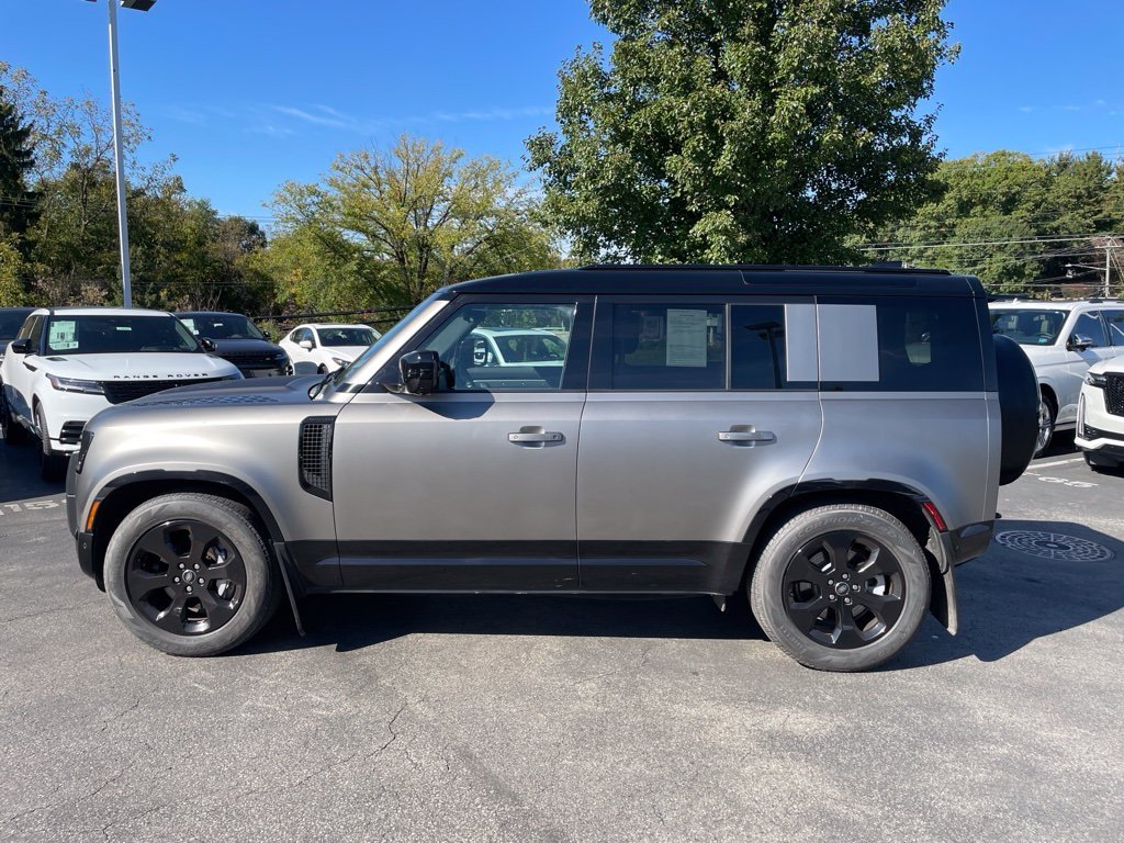 Used 2025 Silver Land Rover X-Dynamic SE image 3