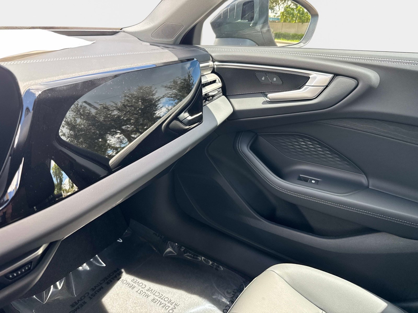 New 2026 Daytona Gray Pearl Effect Audi Premium image 24