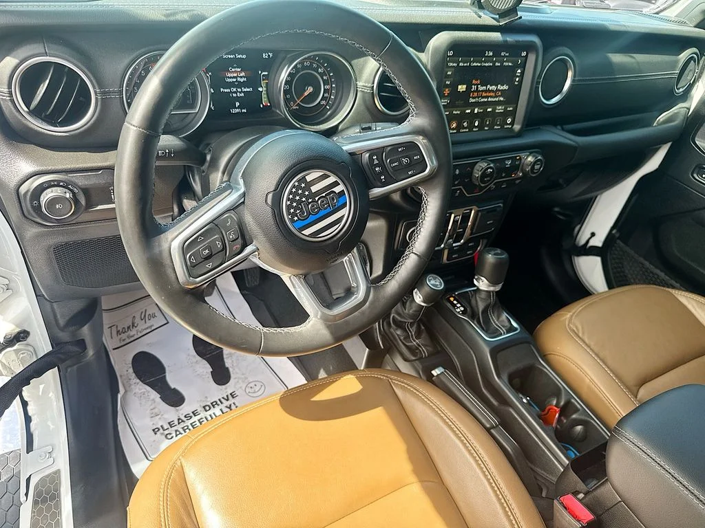Used 2023 White Jeep Sahara image 10