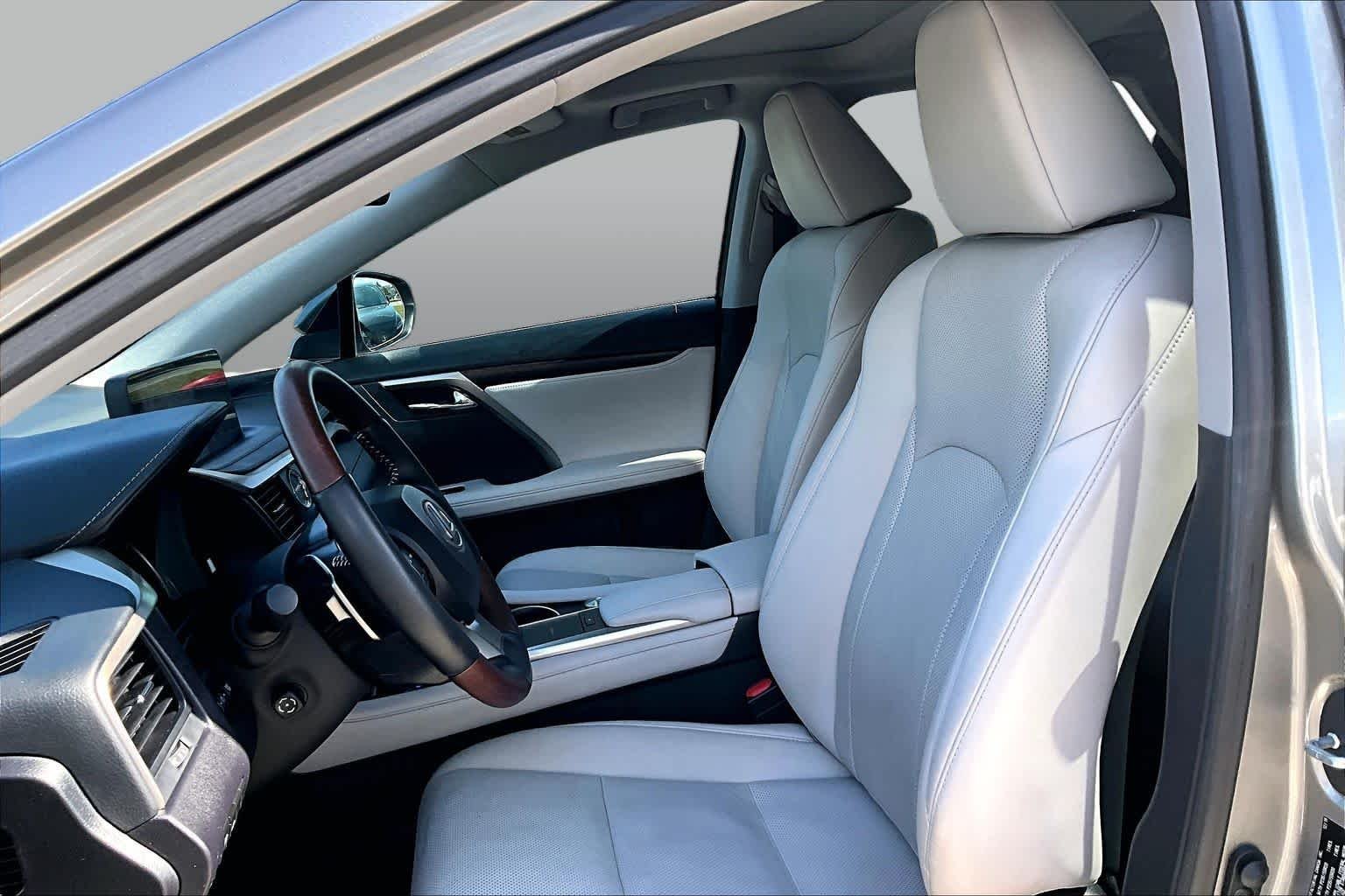 Used 2020 Atomic Silver Lexus  image 8