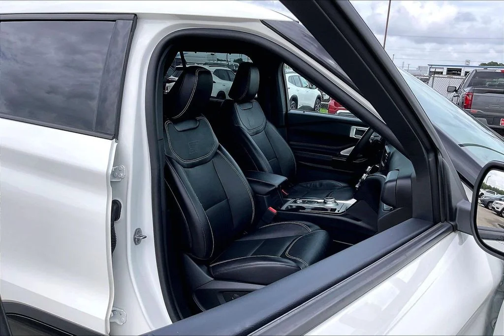 Used 2023 White Ford ST image 27