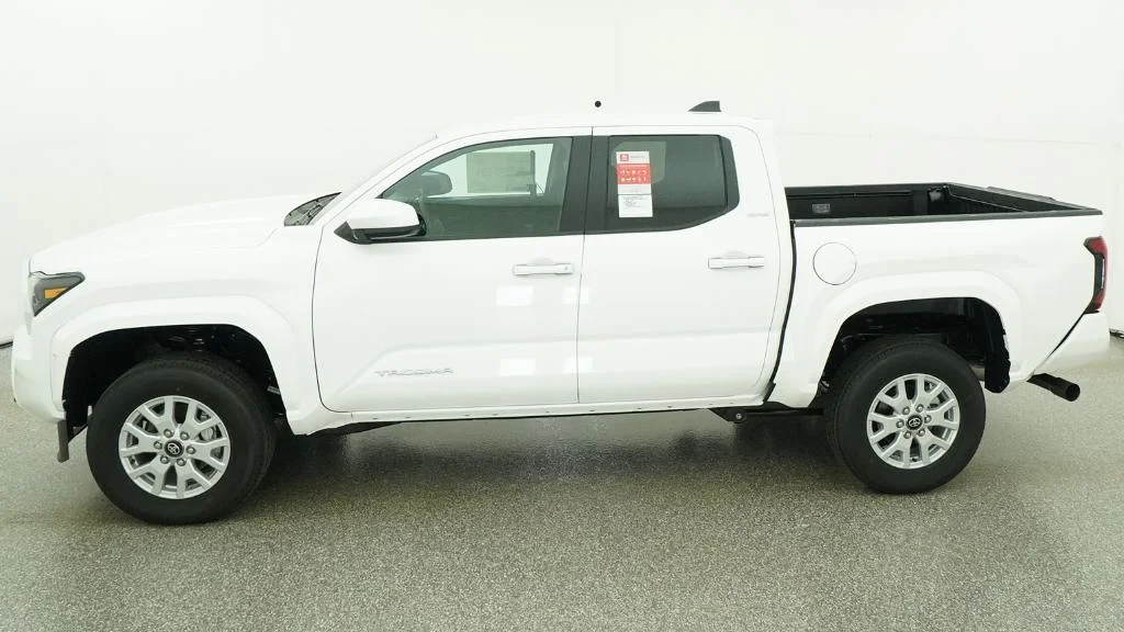New 2026 Ice Cap Toyota SR5 image 9