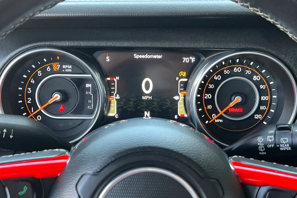 Used 2018 White Jeep Unlimited Sahara image 26