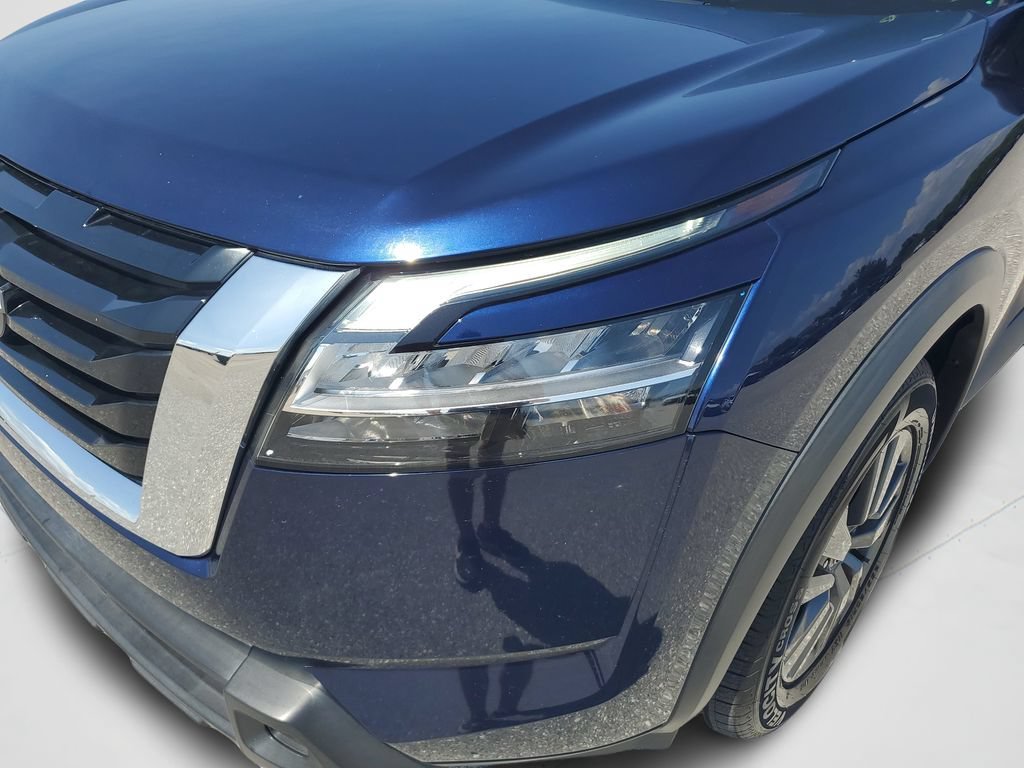 Used 2022 Blue Nissan SV 4WD image 23