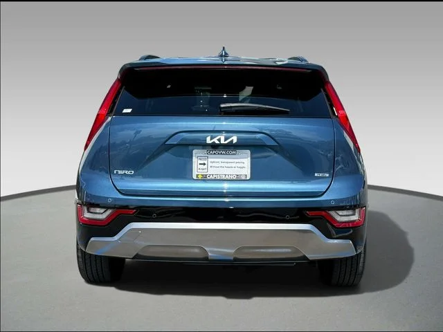 Used 2024 Mineral Blue Kia SX image 5