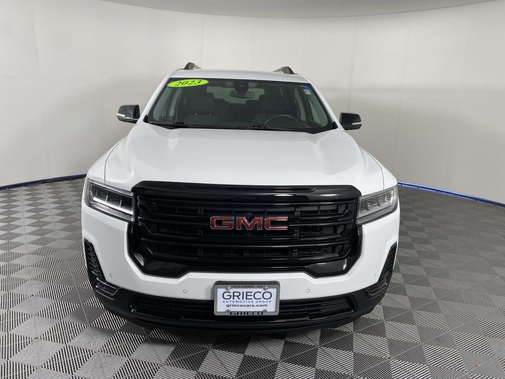 Used 2023 White GMC SLE image 3