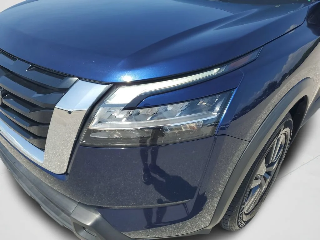 Used 2022 Blue Nissan SV 4WD image 23