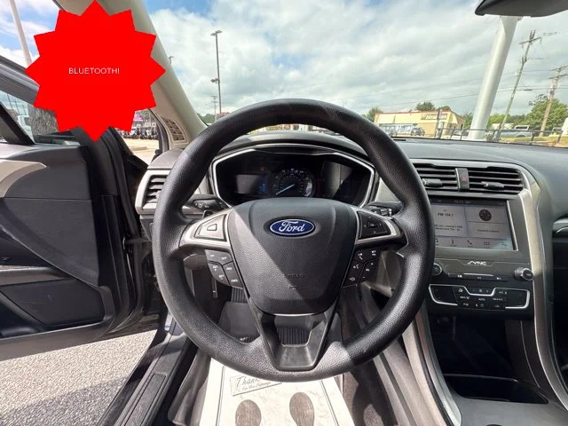 Used 2019 Black Ford SE image 14