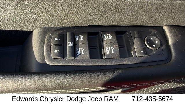 2026 Chrysler Pacifica Select - Photo 17