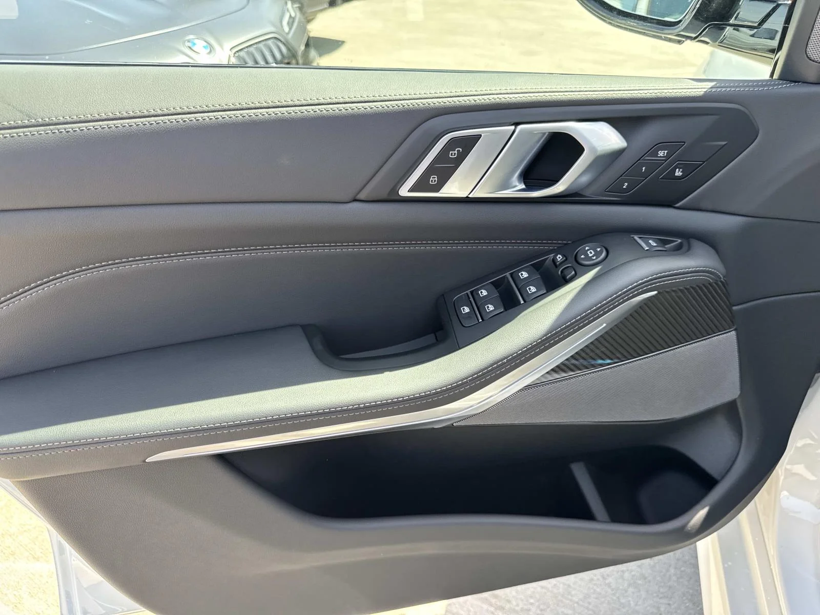 New 2026 Alpine White BMW M60i Sports Activity Vehicle image 12