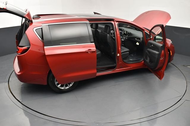 2026 Chrysler Pacifica Select - Photo 27