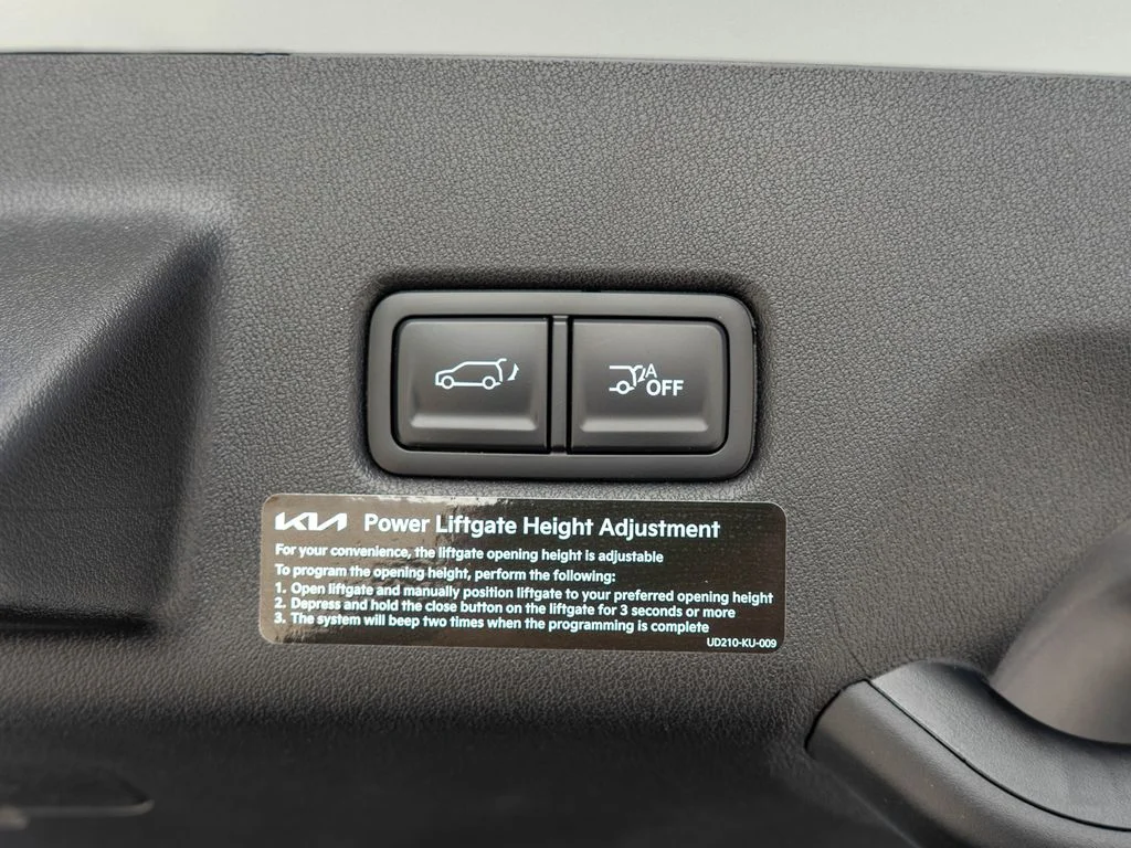 New 2027 Ivory Silver Kia S image 35