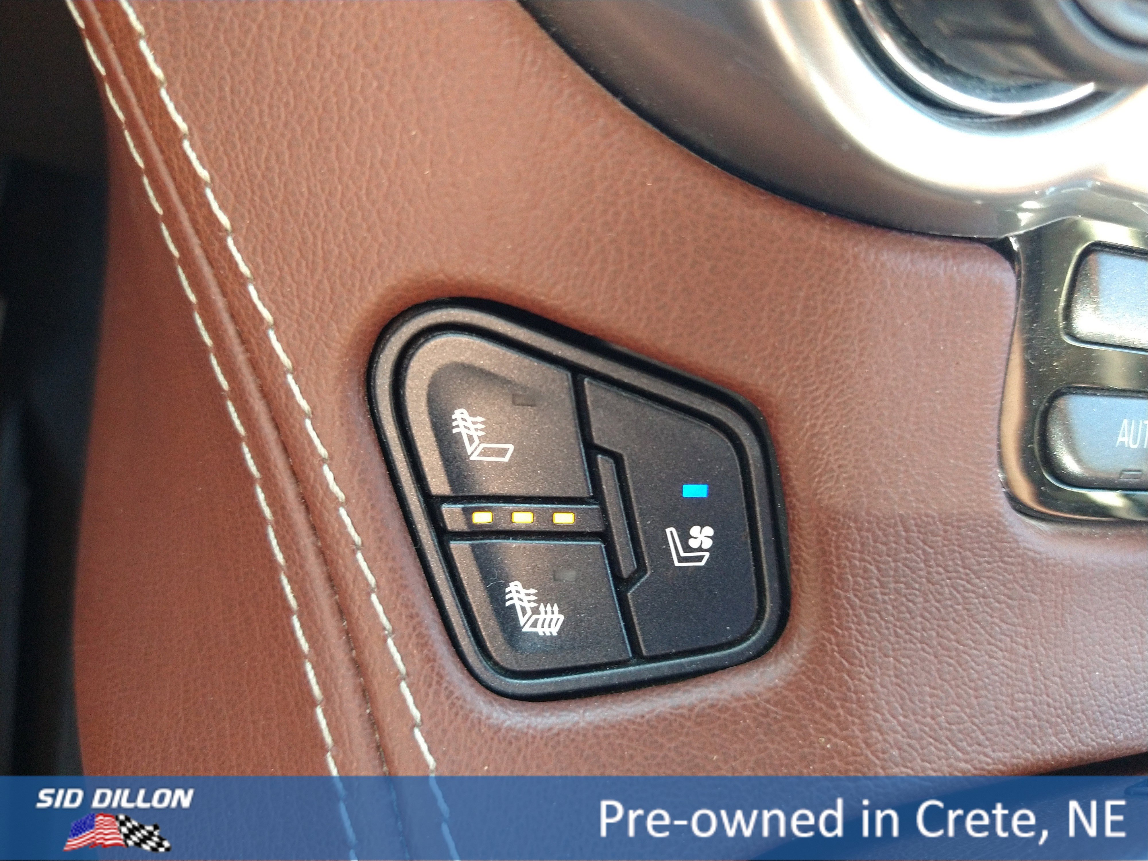 Used 2020 Shadow Gray Metallic Chevrolet Premier image 12