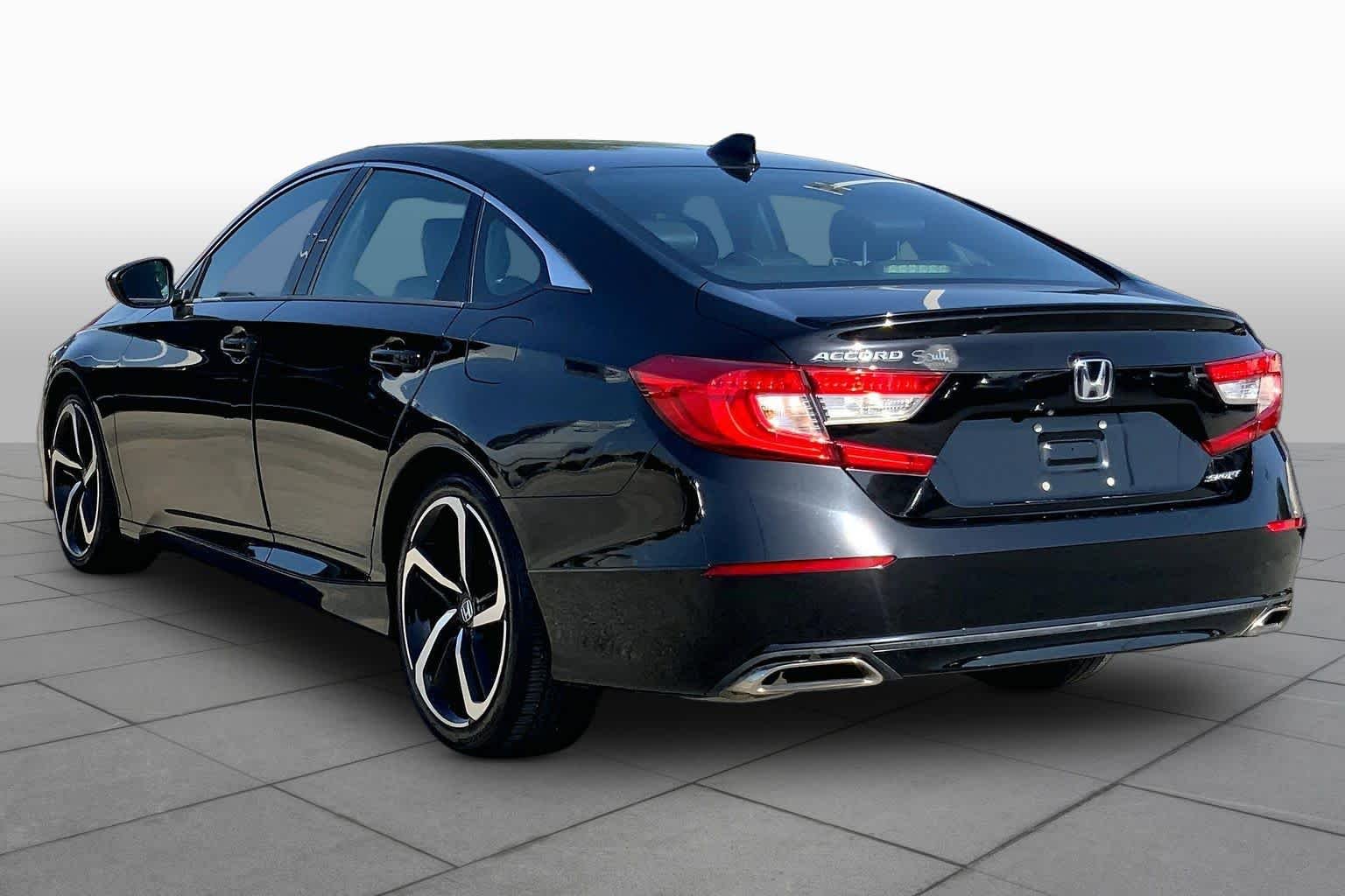 Used 2018  Honda Sport 1.5T image 12