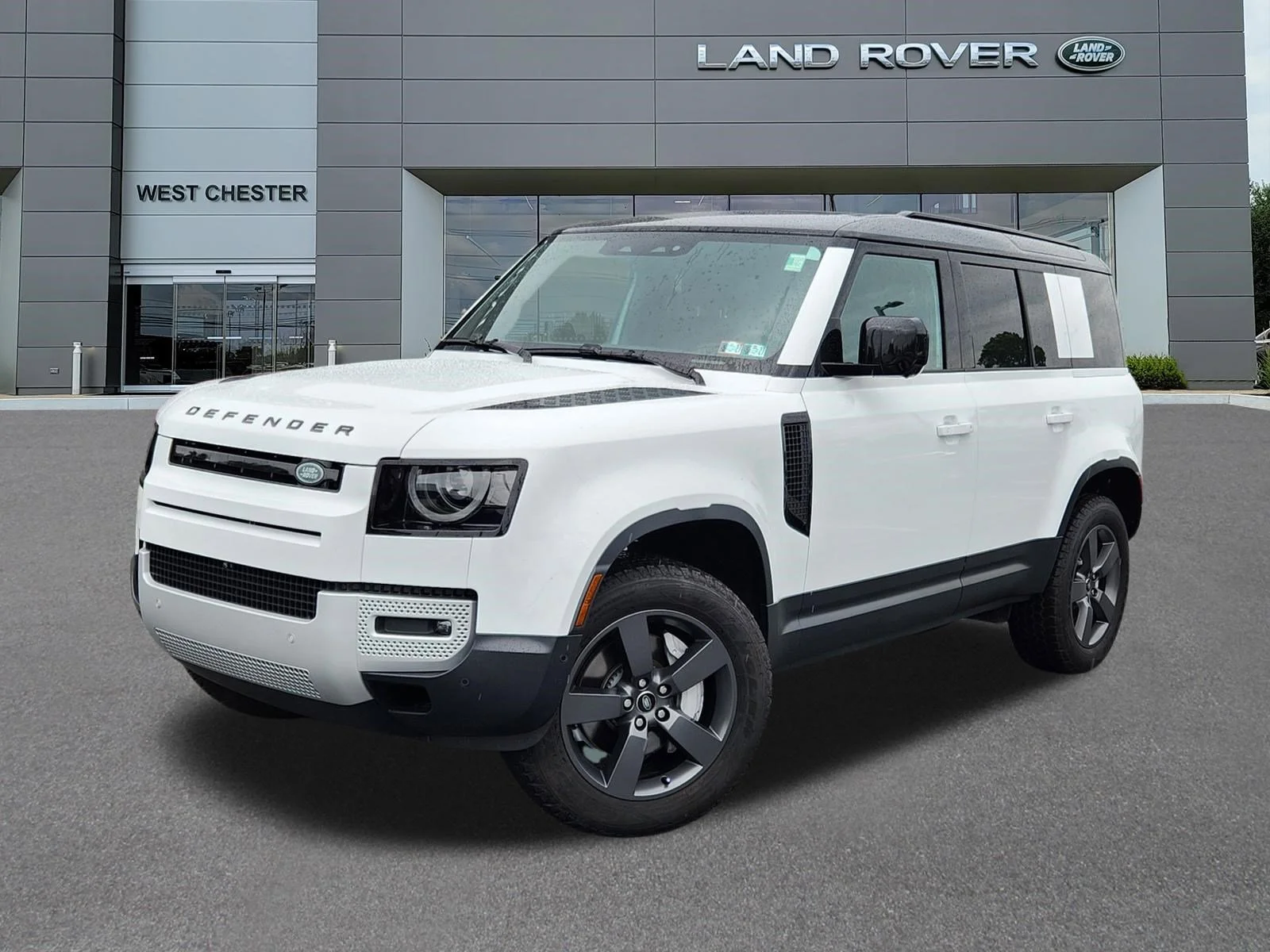 2025 Land Rover Defender 110 S P300's photo