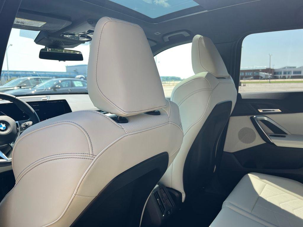 New 2026 Black Sapphire Metallic BMW xDrive28i image 23