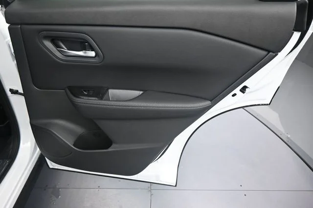 New 2026 Everest White Pearl TriCoat Nissan SV image 12