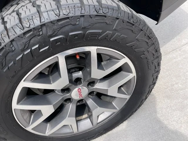 Used 2018 Black GMC Denali image 8