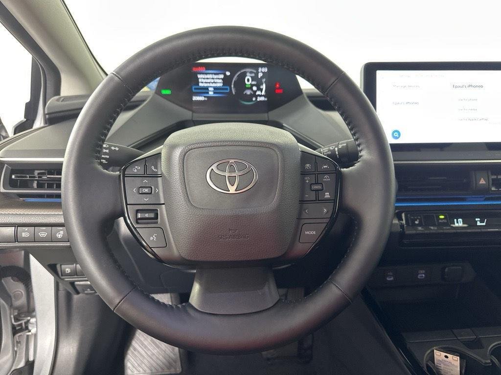 Used 2025 Cutting Edge Toyota XLE image 11