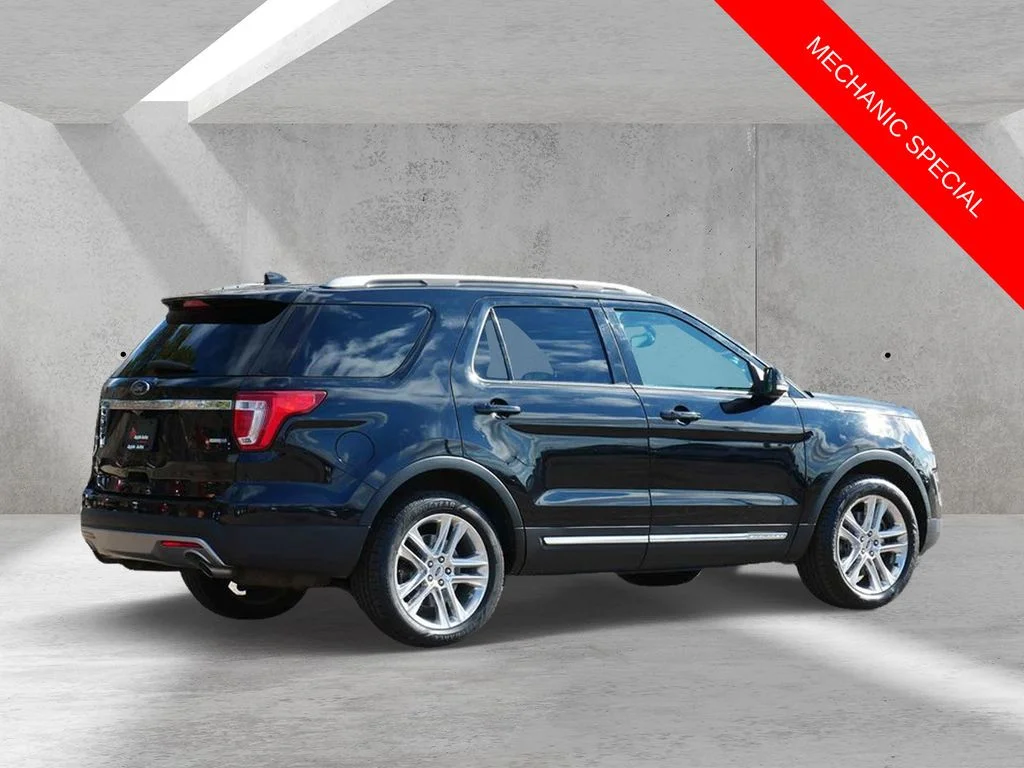 Used 2016 Black Ford XLT image 3