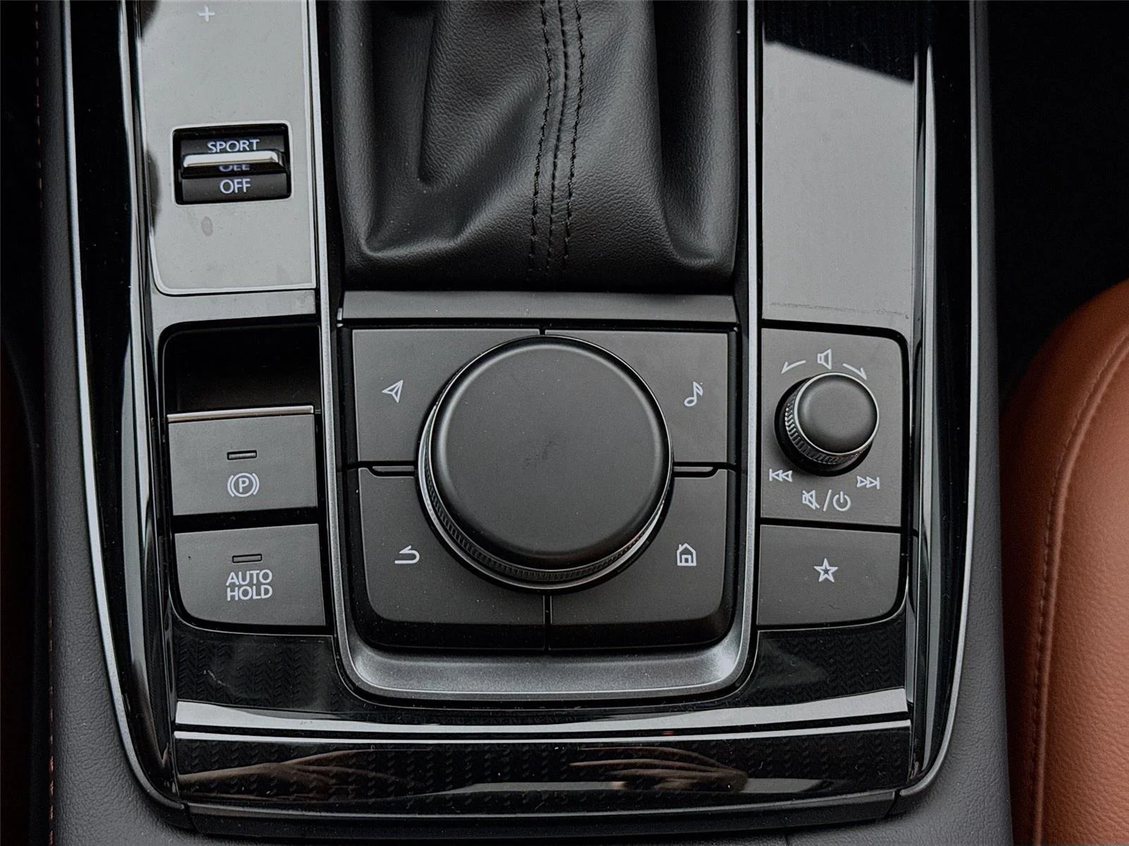 2025 Mazda CX-30 Carbon Turbo - Photo 29