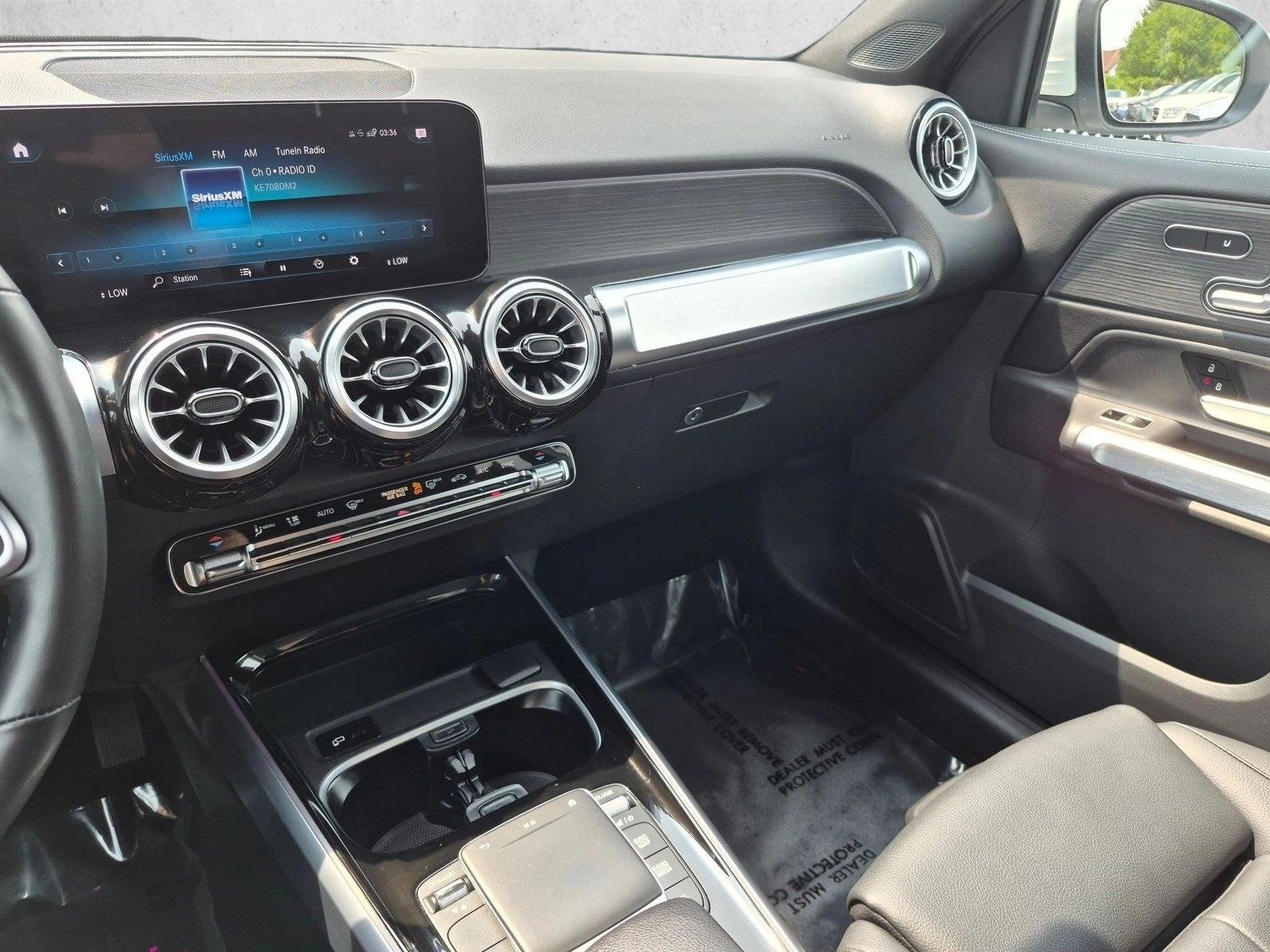 Used 2023 Polar White Mercedes-Benz GLB 250 image 15