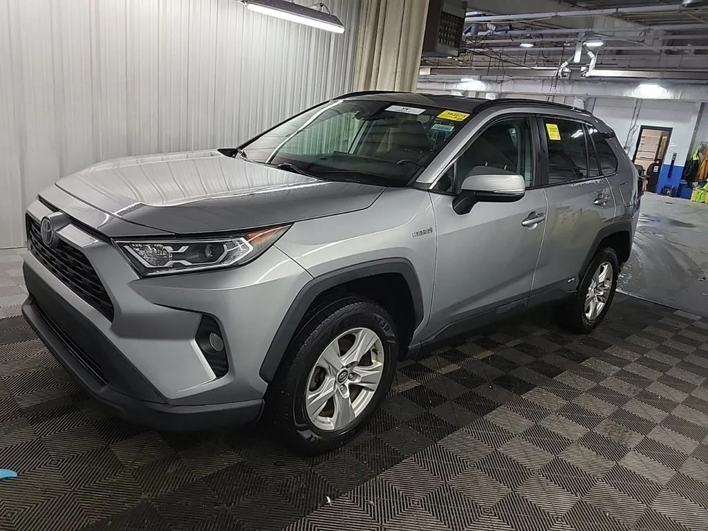 Certified Used 2021 Silver Toyota XLE image 15