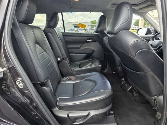 Used 2022 Black Toyota XLE image 28