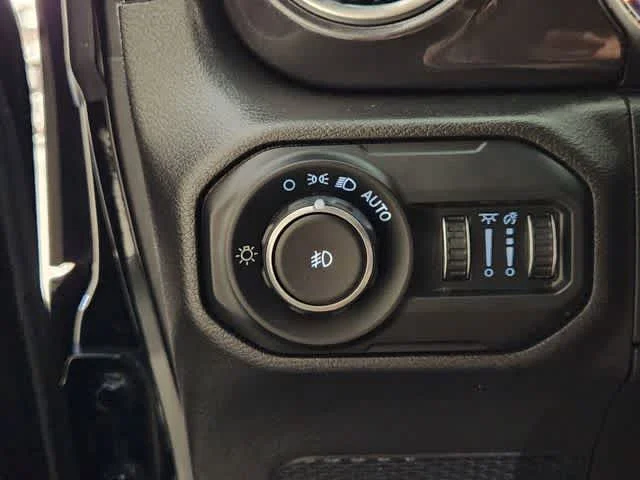 Used 2021 Black Clearcoat Jeep Unlimited Sahara Altitude image 21