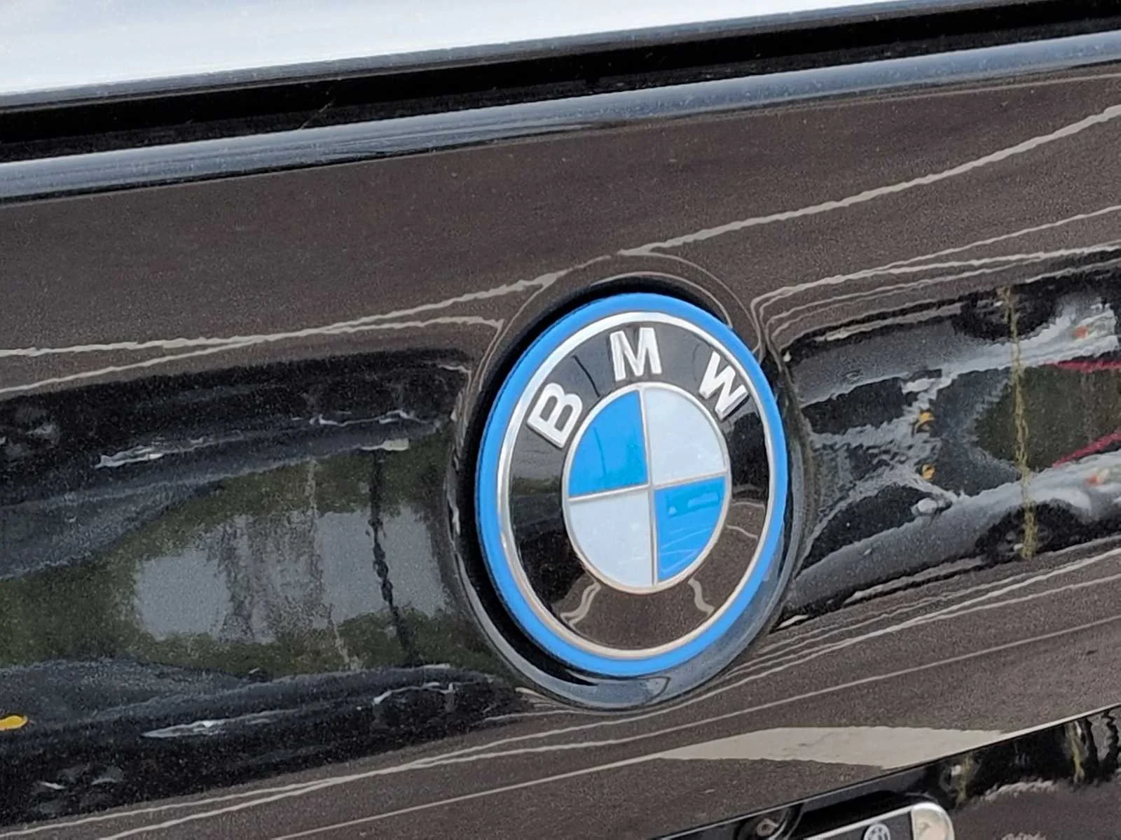 Used 2027 Black Sapphire Metallic BMW 550e xDrive image 12