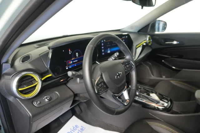 Used 2025 Green Chevrolet ACTIV image 18