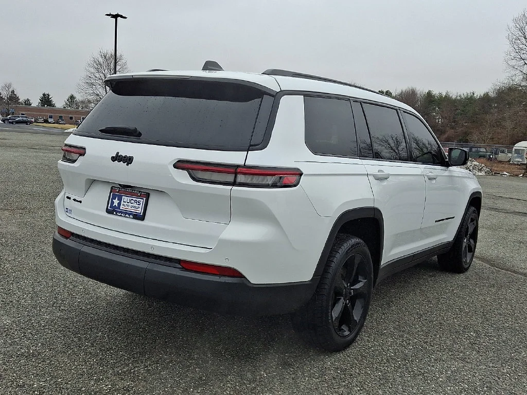 Used 2023 Bright White Clearcoat Jeep Altitude image 11