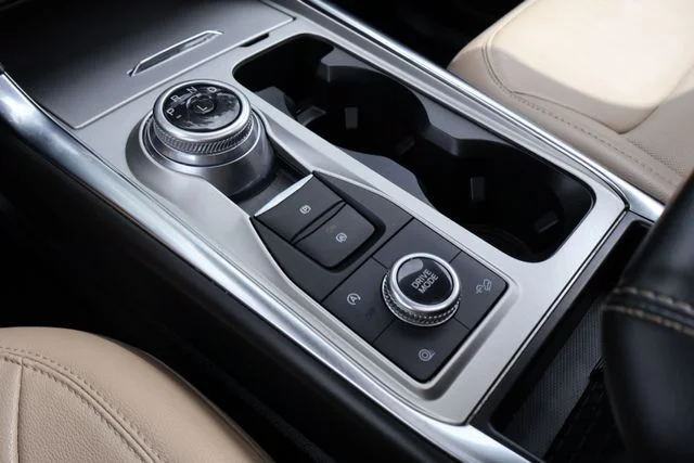 Used 2021 White Ford Limited image 15